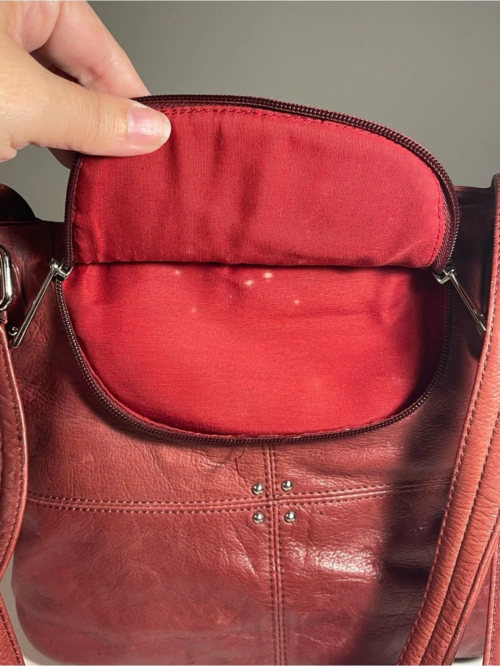 Stone Mountain Red Pebble Leather Shoulder Bag Tote 3-Zip